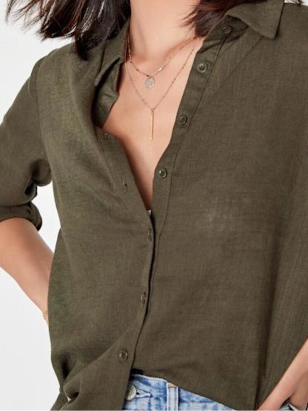 Lulu's Olive Green Button-Down Shirt // L